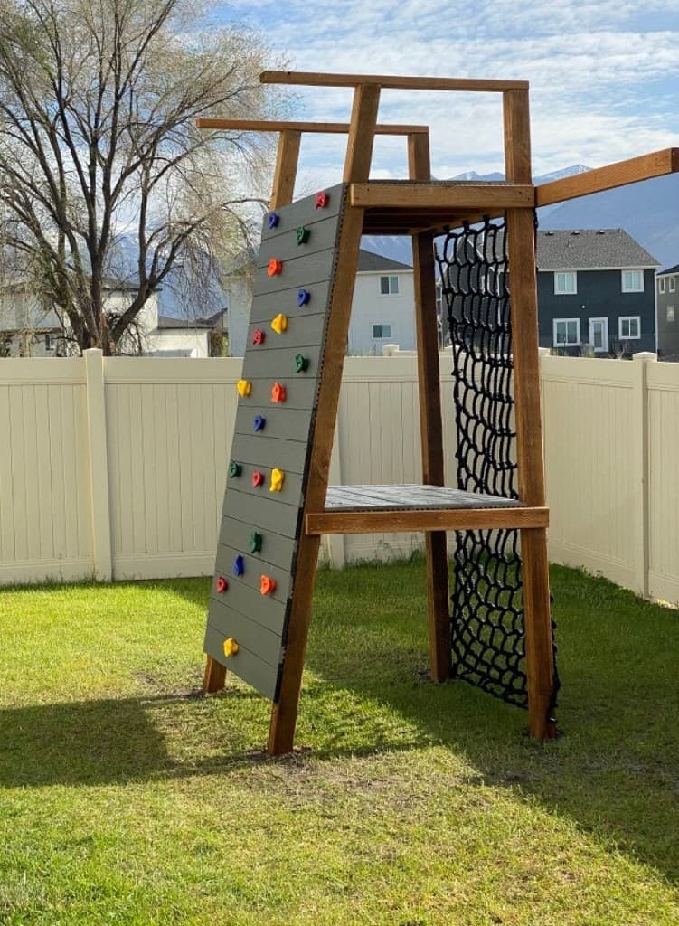 Energetic Play Backyard with Swing Hammocks