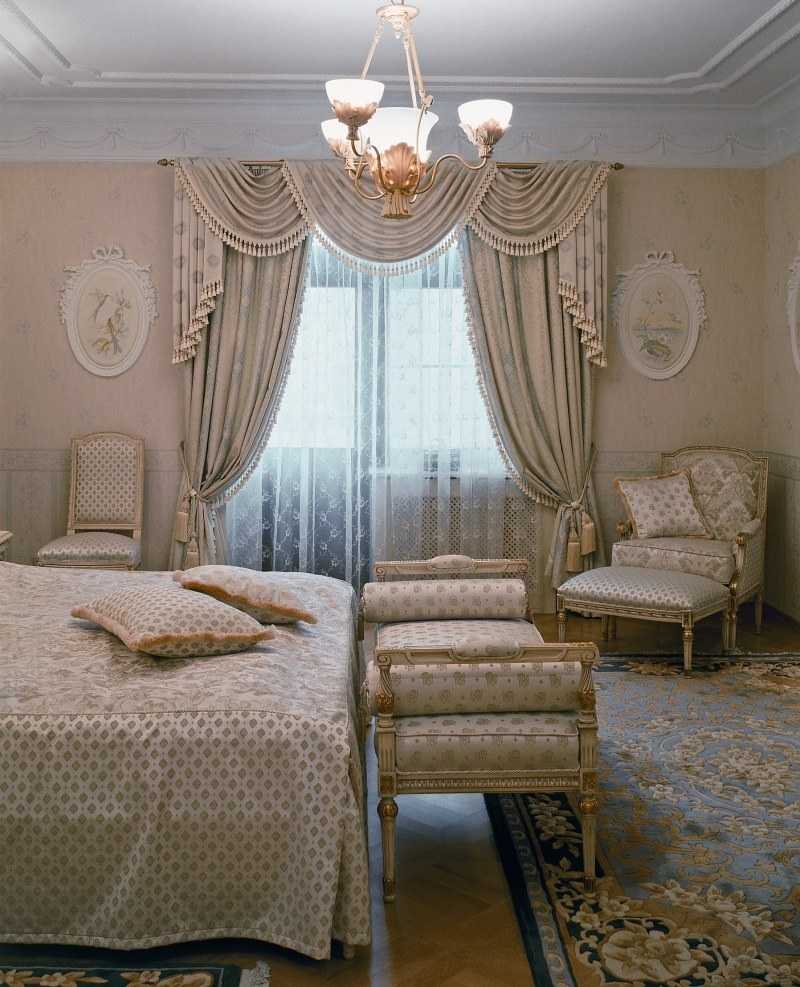 Bedroom with Deep Green Statement Curtains