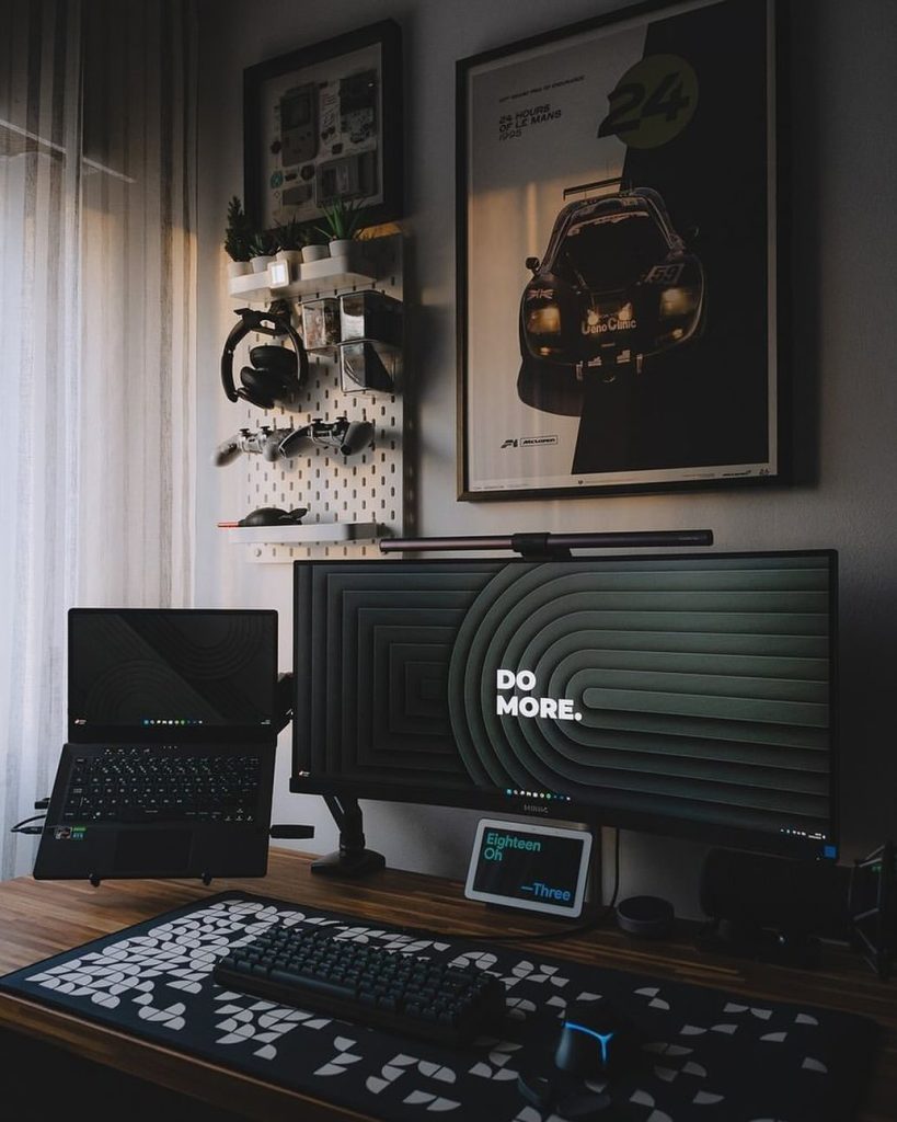 Vibrant Contrast in Compact Gaming Setup