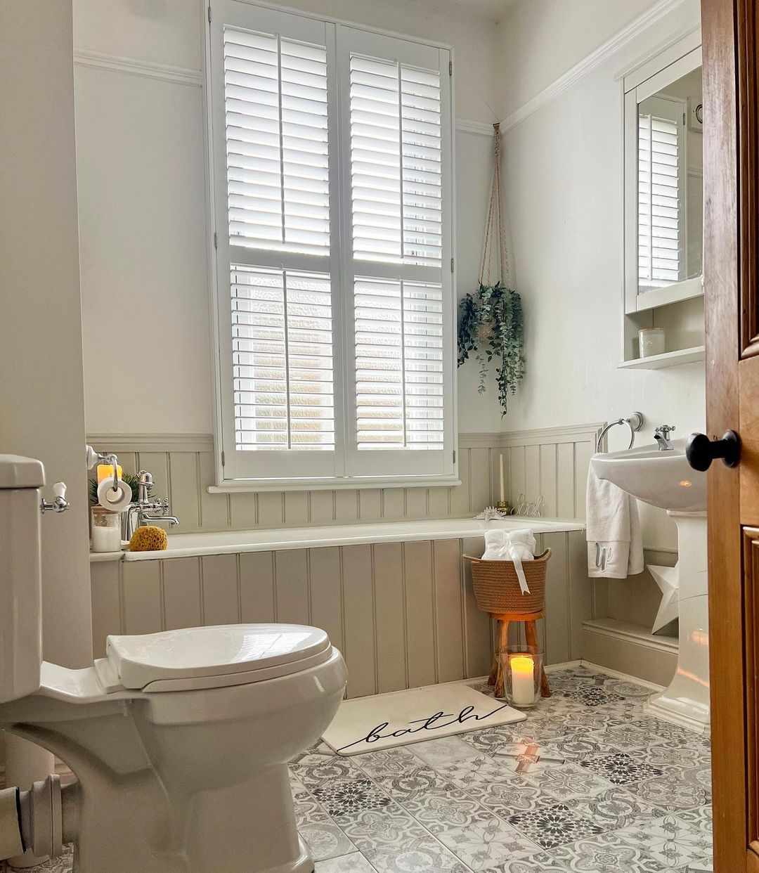 Modern Striped Black and White Bathroom Rug