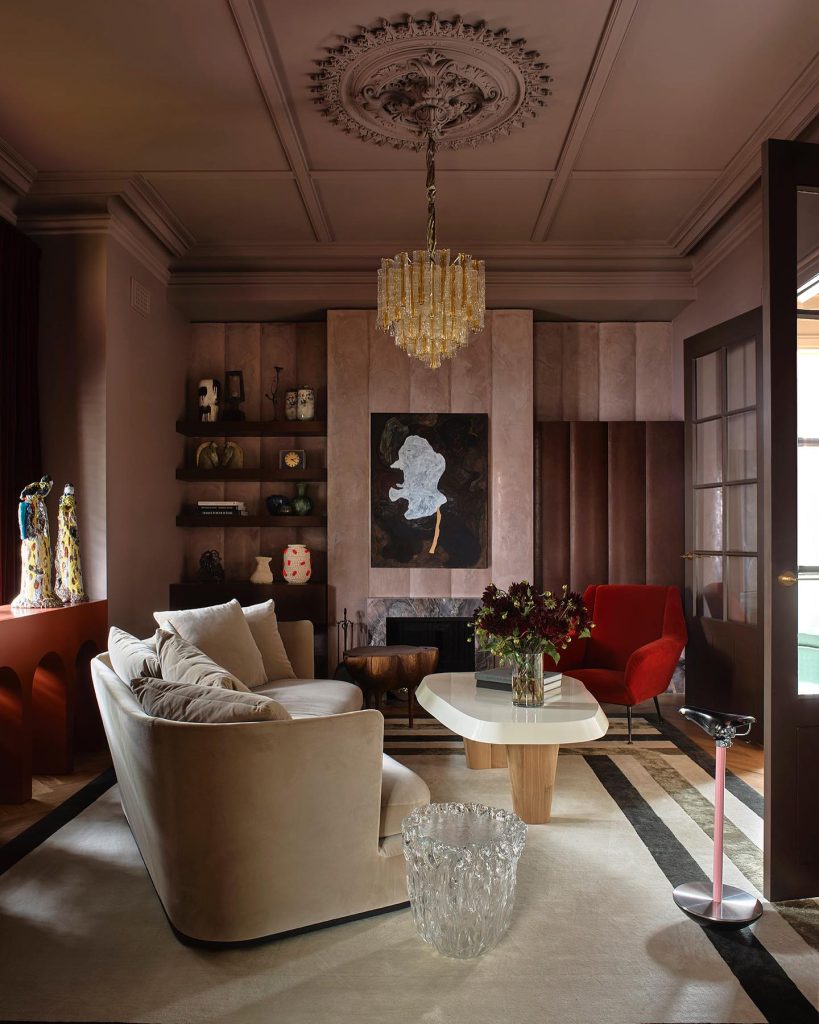 Modern Art Deco Apartment with Velvet Sofas and Bold Wall Art