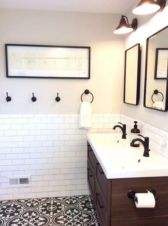Bathroom with Horizontal Artwork and Parallel Accessories
