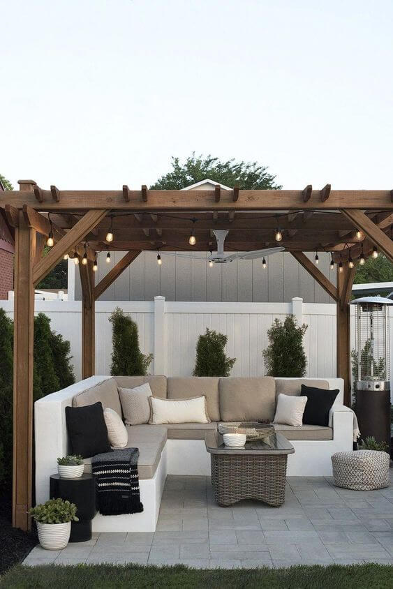 Farmhouse Barndominium Pergola Lounge