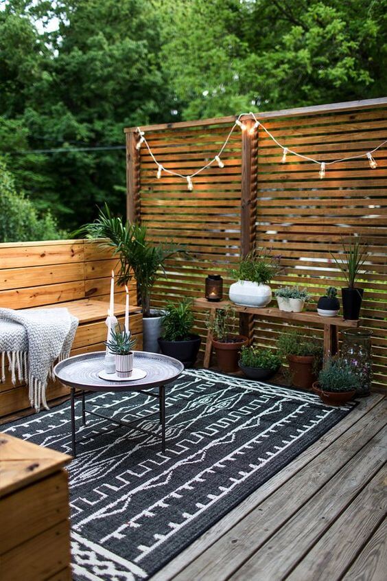Cozy Outdoor Farmhouse Patio Retreat