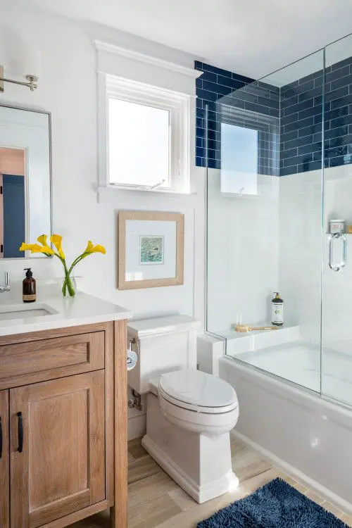 Nautical-Themed Bathroom with White and Navy Elements