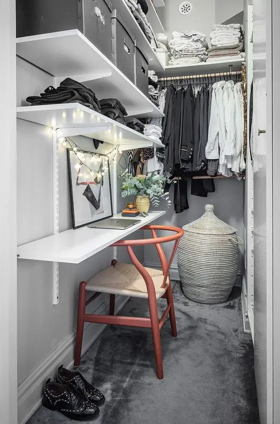 Streamlined Closet-Desk Hybrid