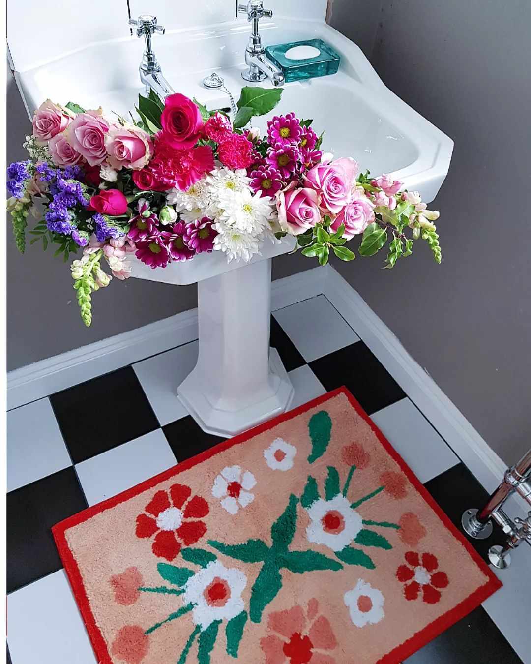 Modern Black and White Bathroom Rug