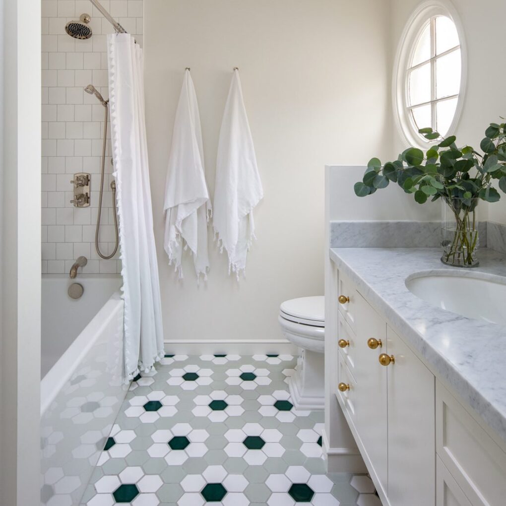 Bold Minimalism with High-Gloss Finishes
