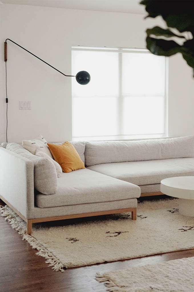 Minimalist Style Living Room