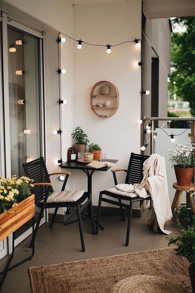 Compact Balcony with Urban Jungle Theme